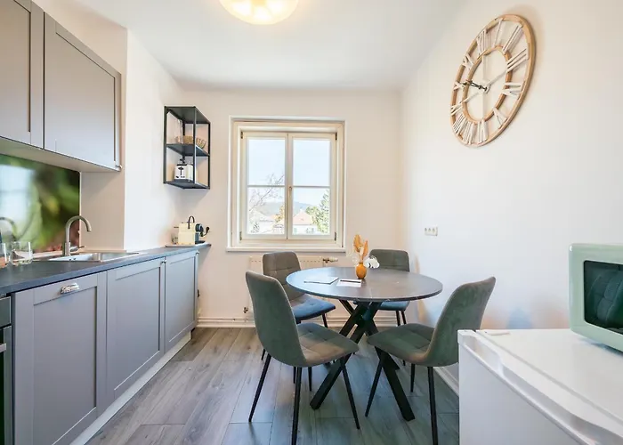 Wilson's Forestview Operated By Hostguides